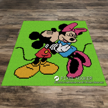 Load image into Gallery viewer, Mickey and Minnie Hugging